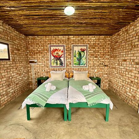 Daureb Isib Campsite And B&B Uis Екстериор снимка