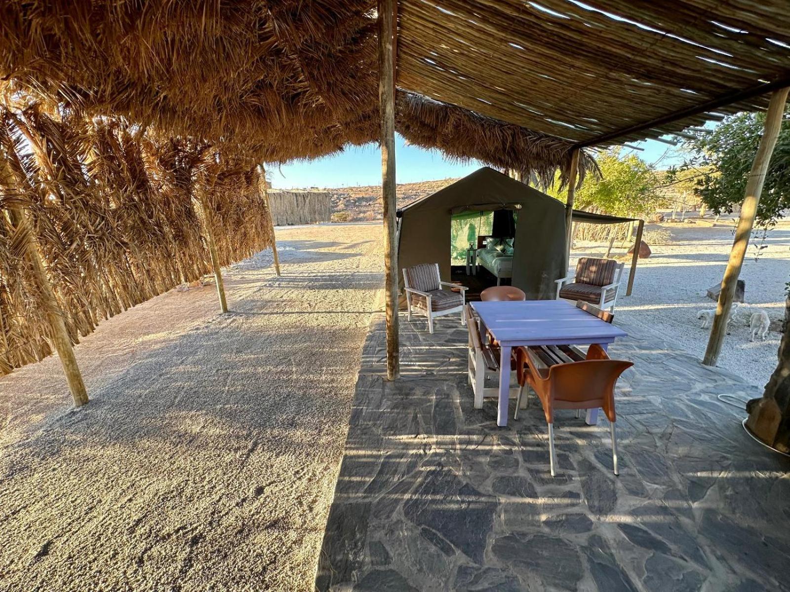 Daureb Isib Campsite And B&B Uis Екстериор снимка