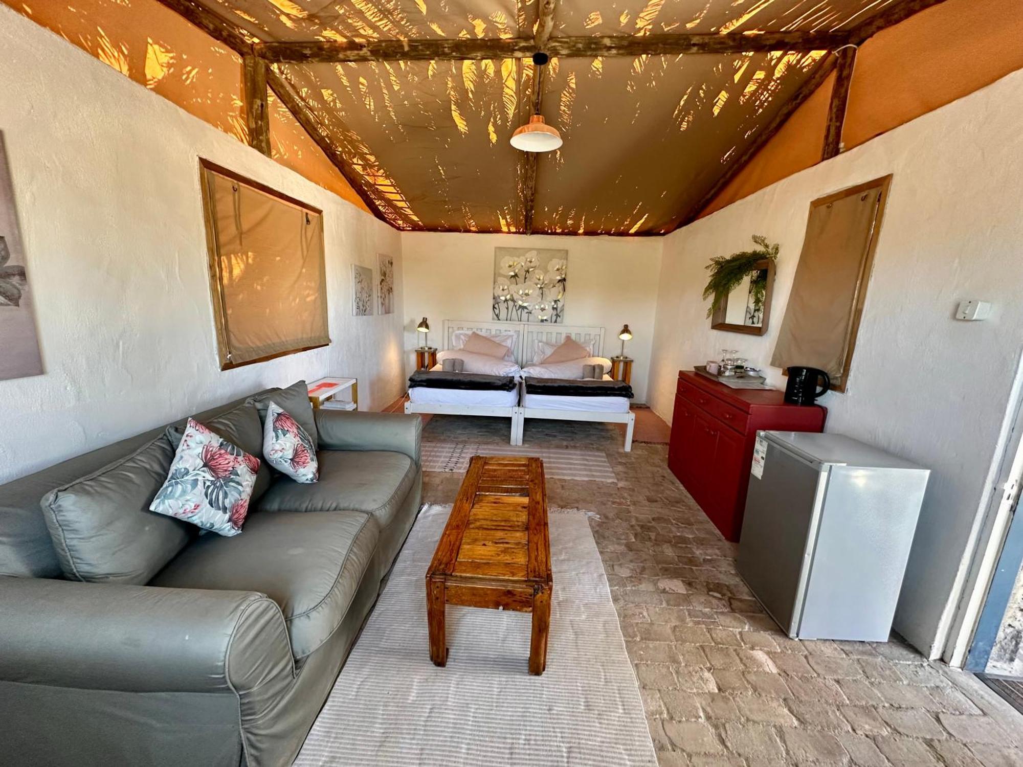 Daureb Isib Campsite And B&B Uis Екстериор снимка