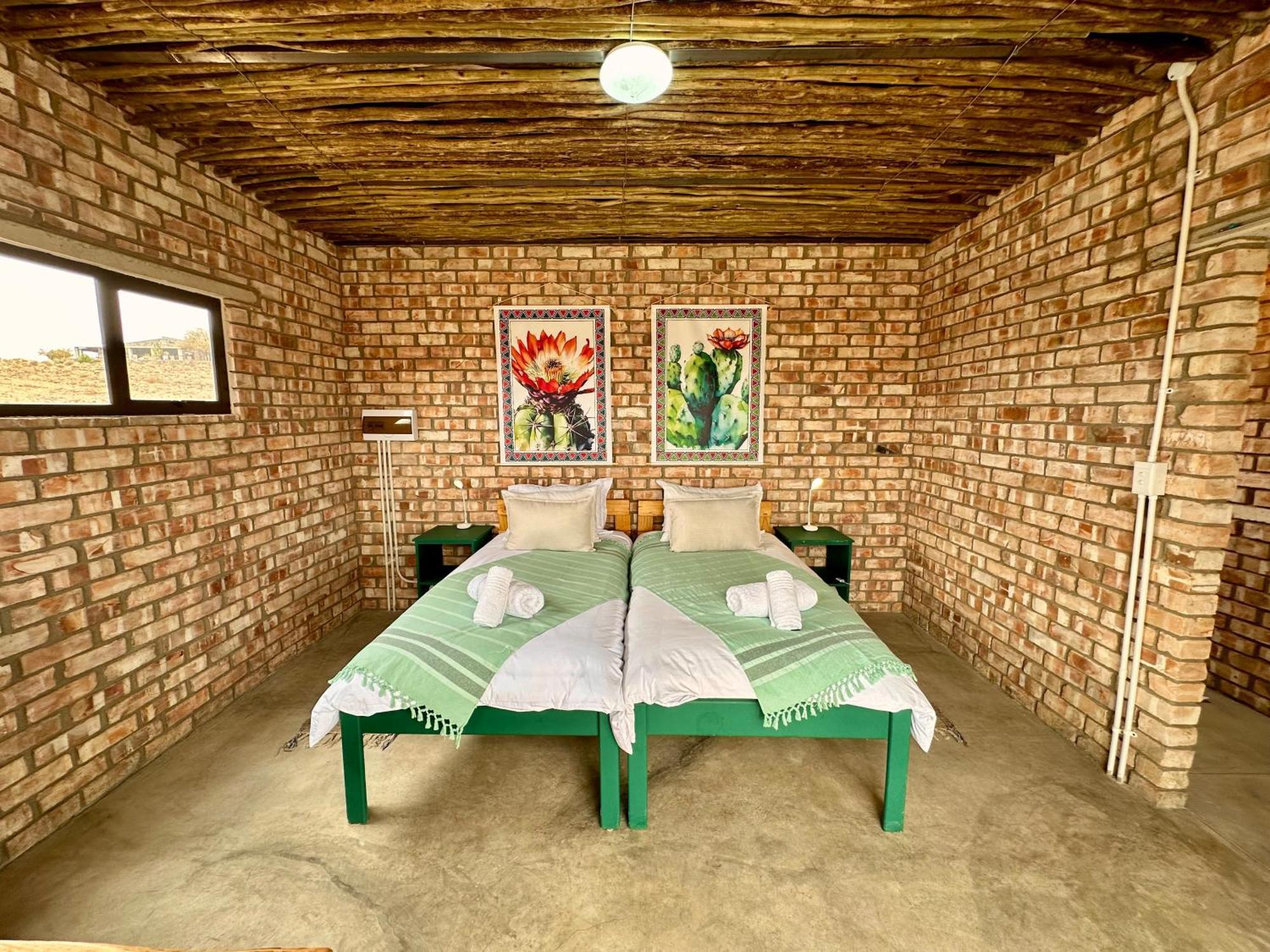 Daureb Isib Campsite And B&B Uis Екстериор снимка