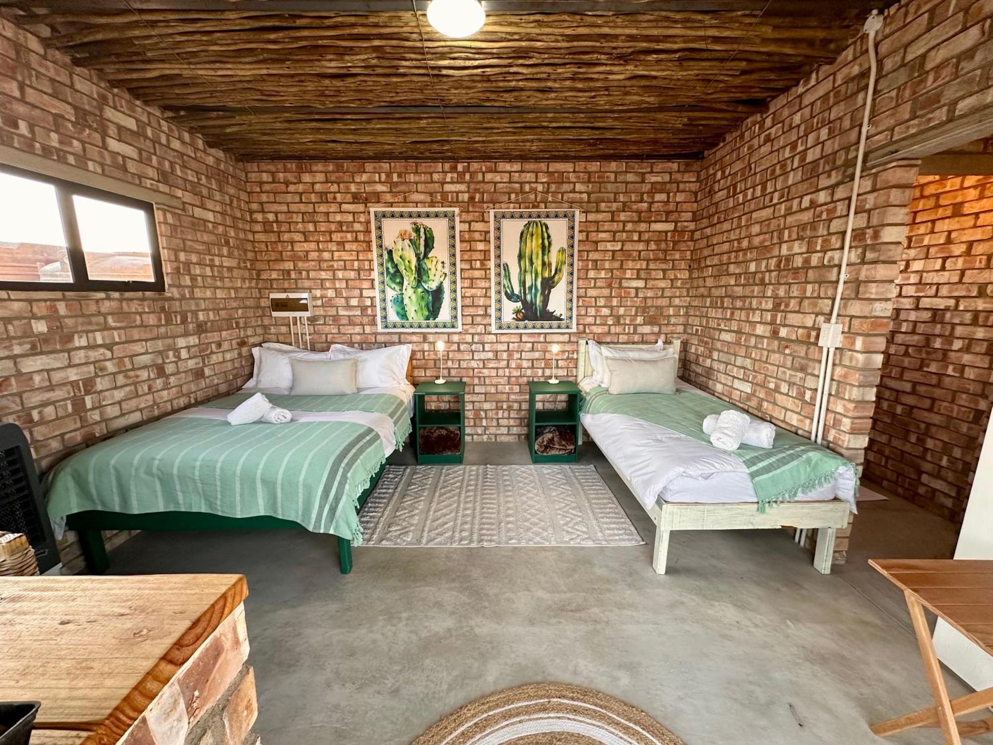 Daureb Isib Campsite And B&B Uis Екстериор снимка