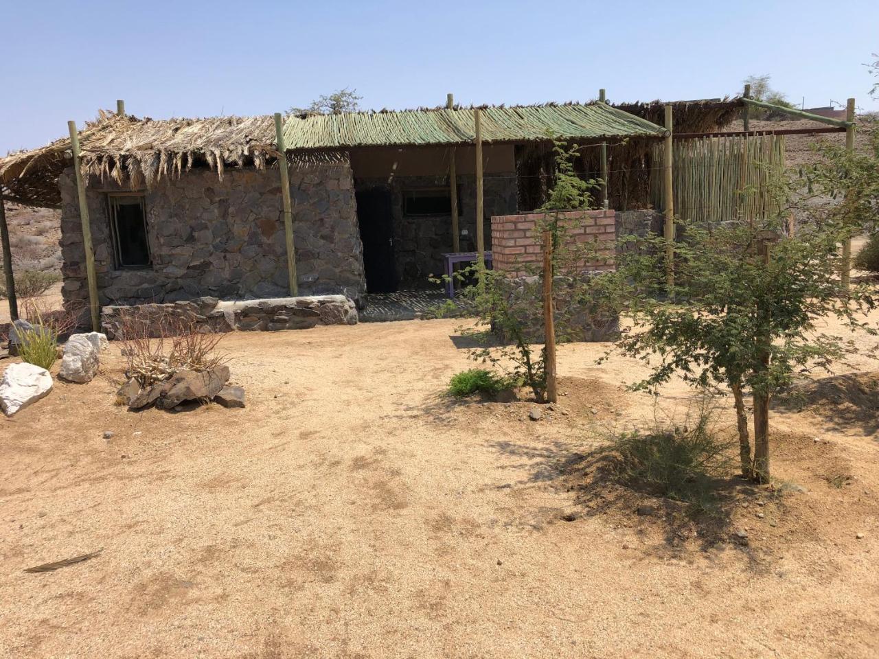 Daureb Isib Campsite And B&B Uis Екстериор снимка